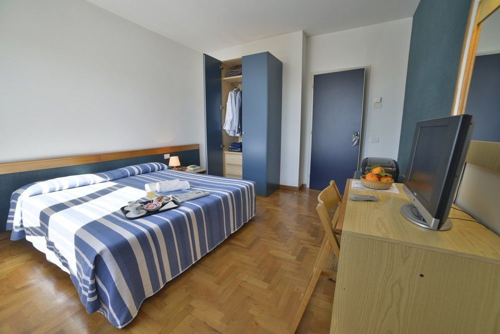 Hotel Mistral Oristano Exterior photo
