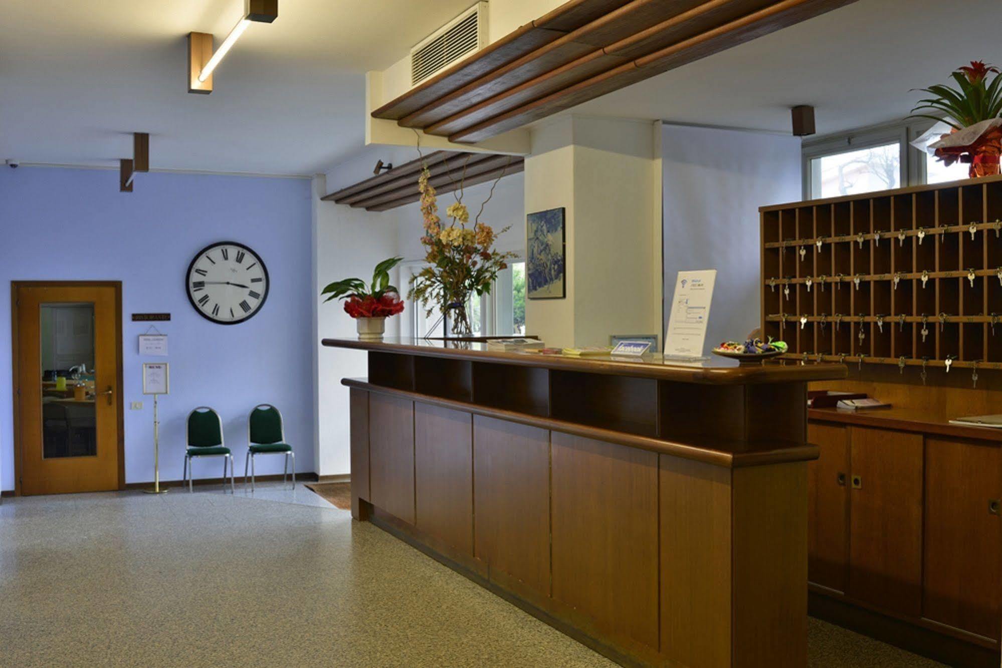Hotel Mistral Oristano Exterior photo