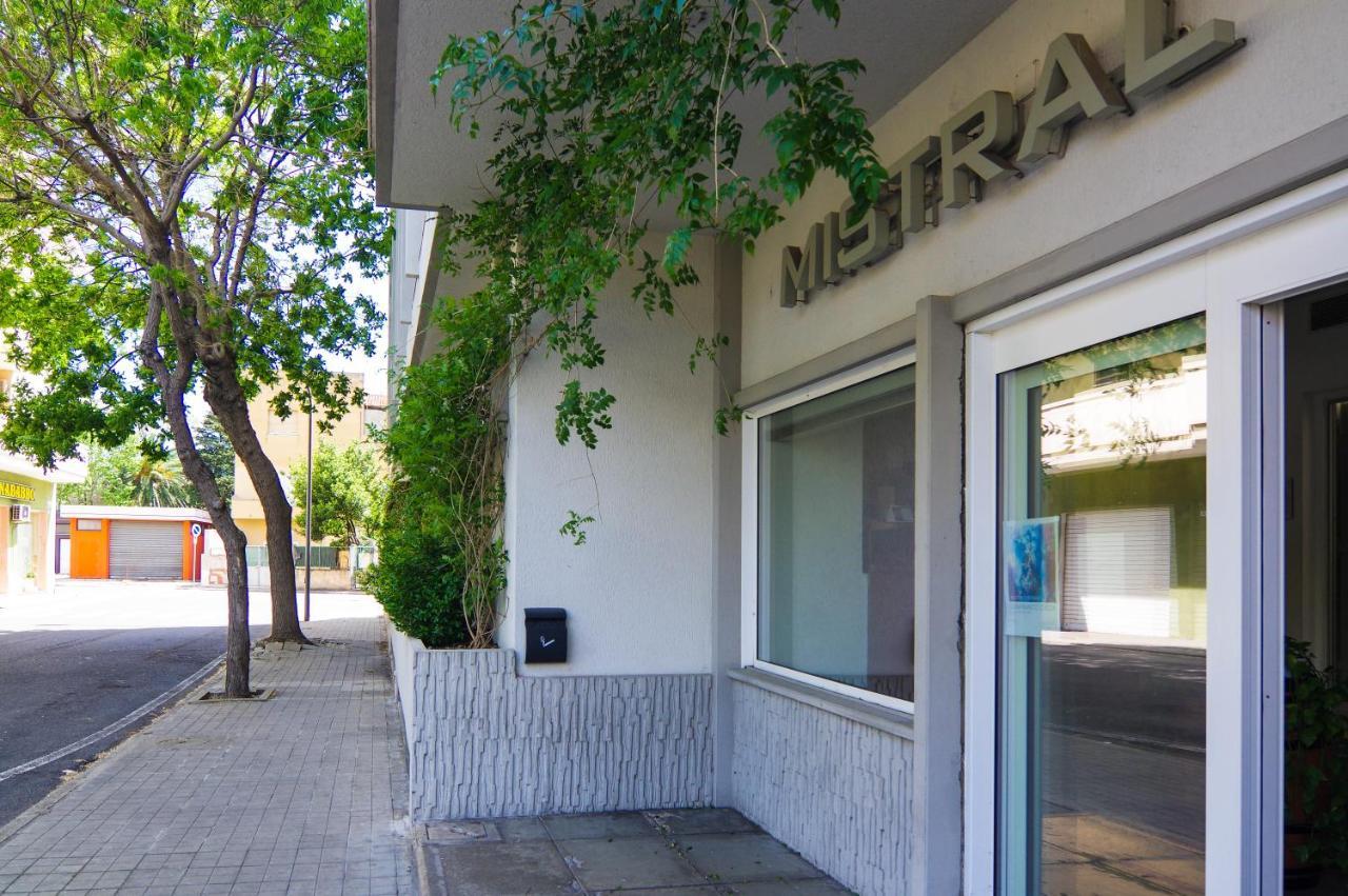Hotel Mistral Oristano Exterior photo